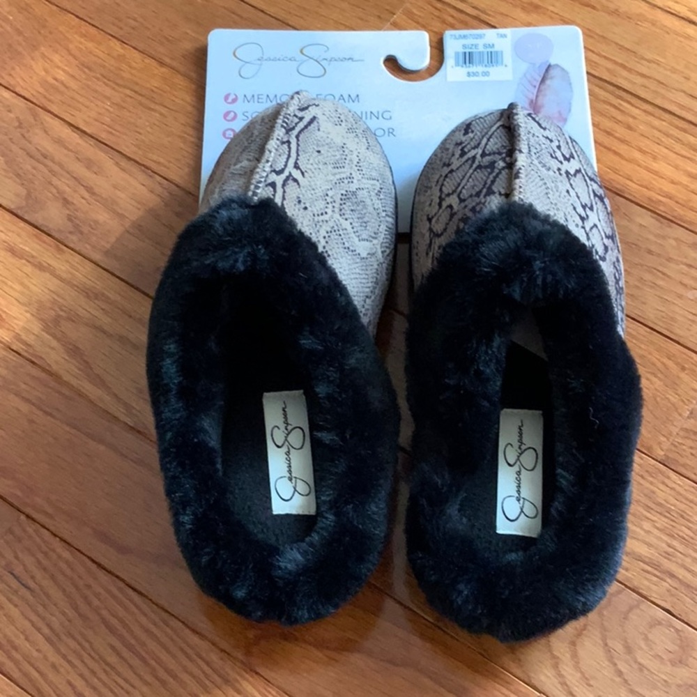 Jessica Simpsom slippers